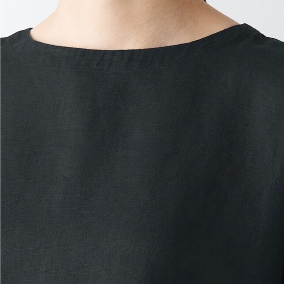 Black Muji Short Sleeve Blouse (washed hemp) - Picture 6 of 16